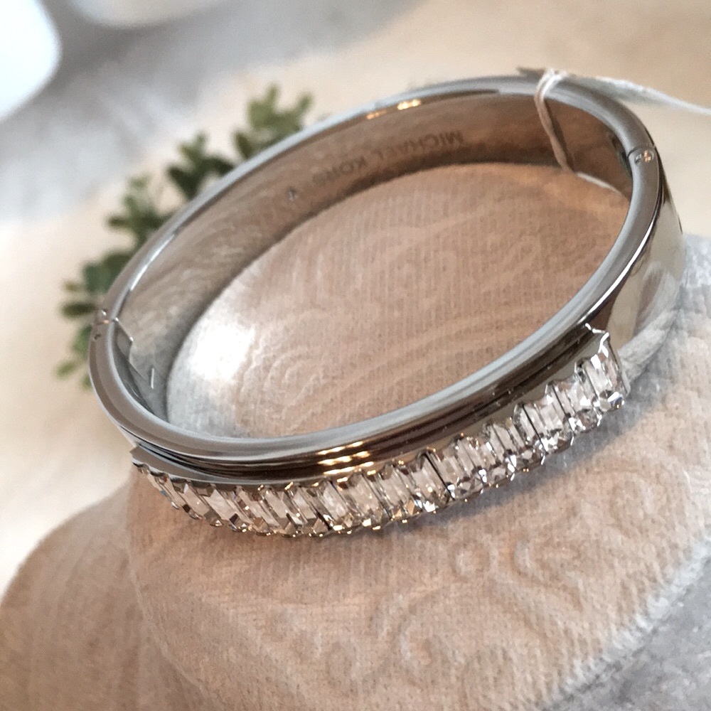 🖤Michael Kors® Pavé ZC Bracelet🖤 - Picture 3 of 5